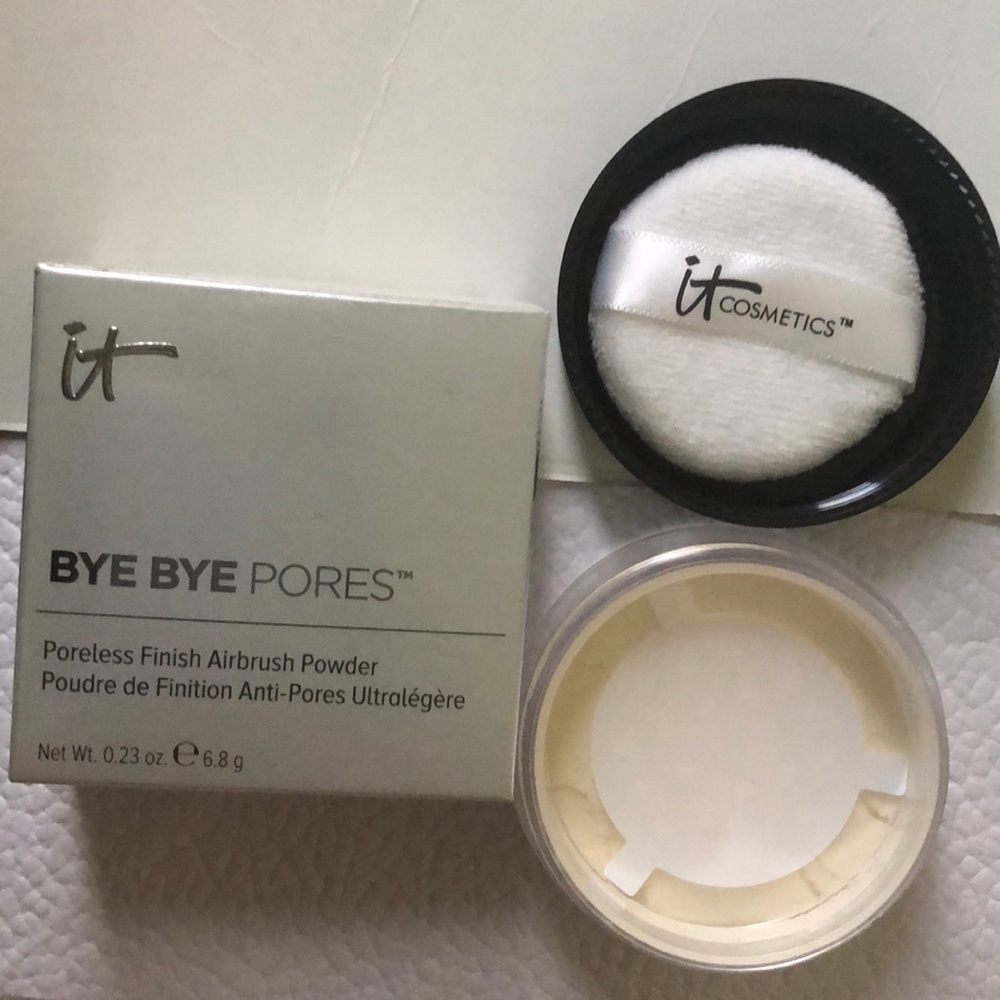 NWT IT Cosmetics Bye Bye Pores Loose Powder